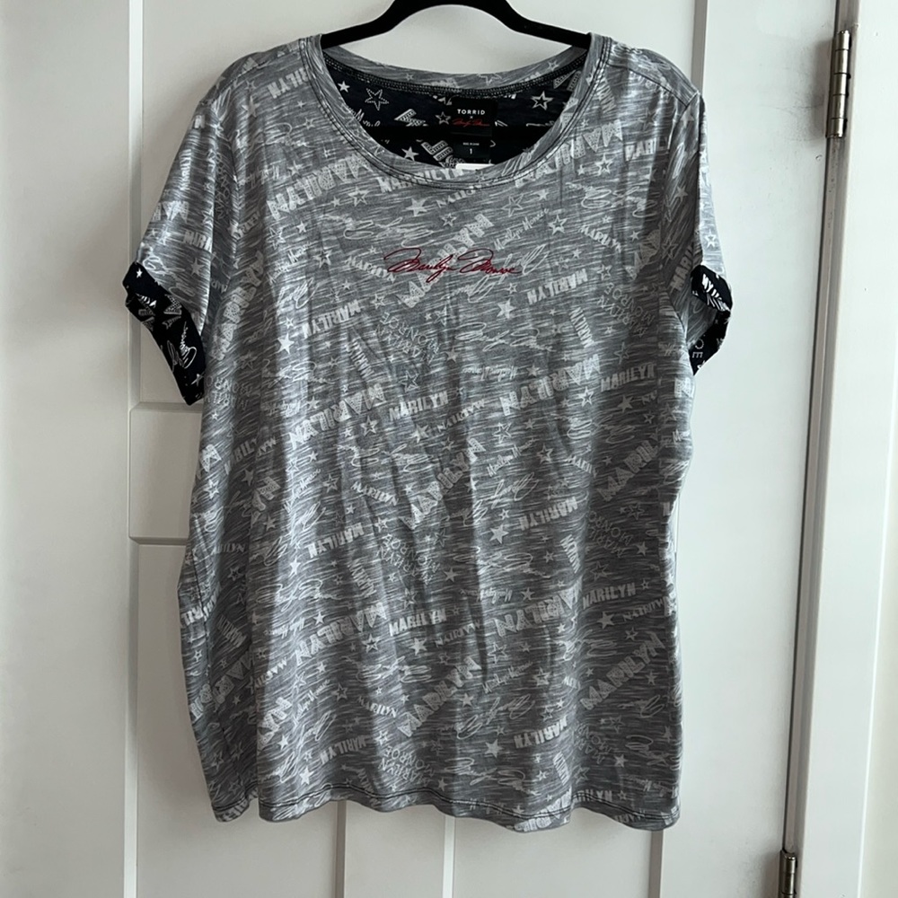 Torrid Marilyn Monroe Cuffed Sleeve T-Shift. Size 1. Classic Fit. NWT #319
